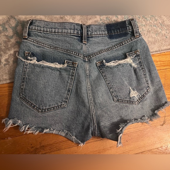 Abercrombie & Fitch Denim High Rise Mom Shorts Like New 27/4 - Picture 2 of 3